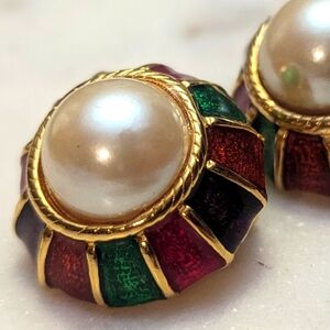 Vintage Blanca mabe pearl enamel clip ons
